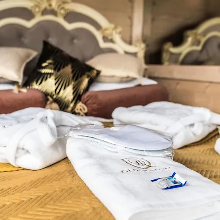 Glamp Royal Luxury tent