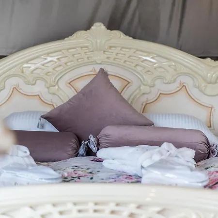 Tente de luxe Glamp Royal *